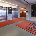 Revalia Fahle Airport Bus-station With Views דירה