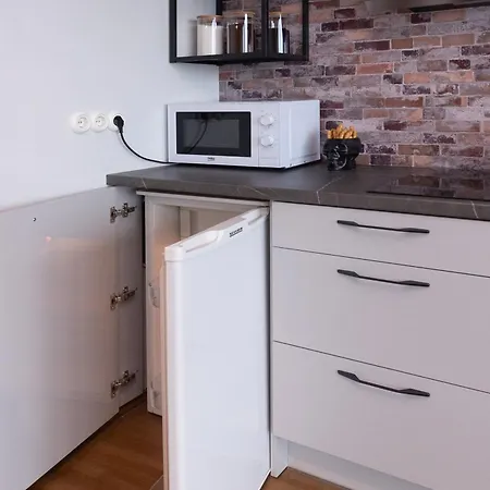 Revalia Fahle Airport Bus-station With Views Daire *