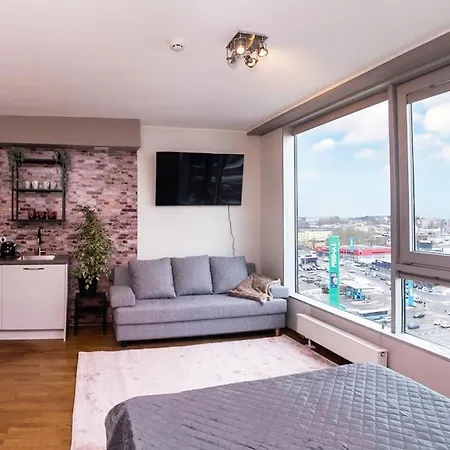 Daire Revalia Fahle Airport Bus-station With Views *