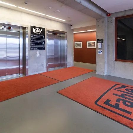 Revalia Fahle Airport Bus-station With Views Daire