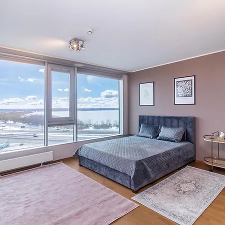 Revalia Fahle Airport Bus-station With Views Daire *