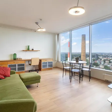 Revalia Fahle Airport Bus-station With Views Daire