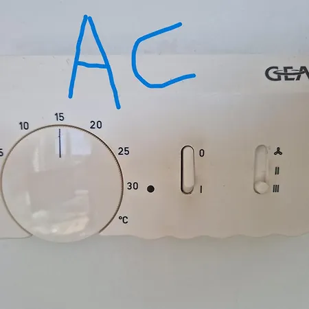 Revalia Fahle Airport Bus-station With Views Daire *