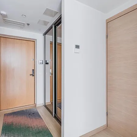 Revalia Fahle Airport Bus-station With Views *