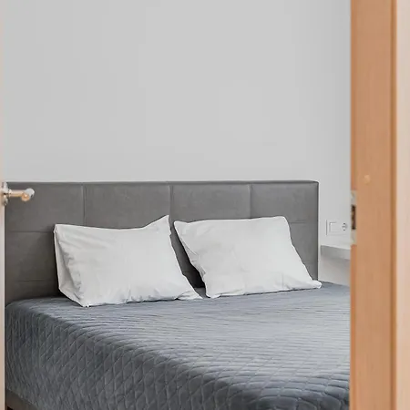 Revalia Fahle Airport Bus-station With Views