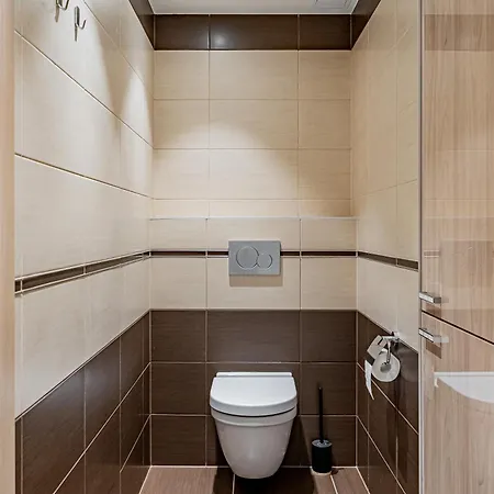 Revalia Fahle Airport Bus-station With Views Tallinn