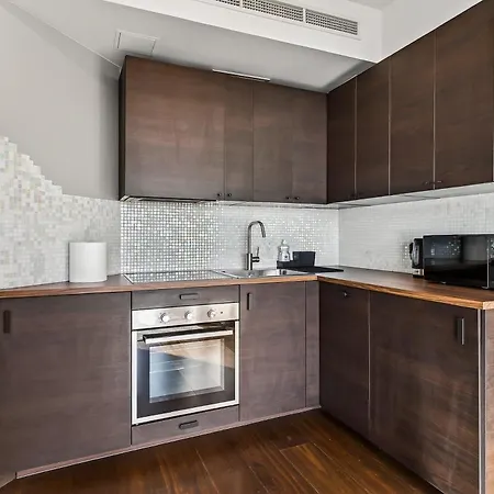 Revalia Fahle Airport Bus-station With Views *