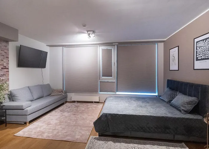 Revalia Fahle Airport Bus-station With Views Appartamento