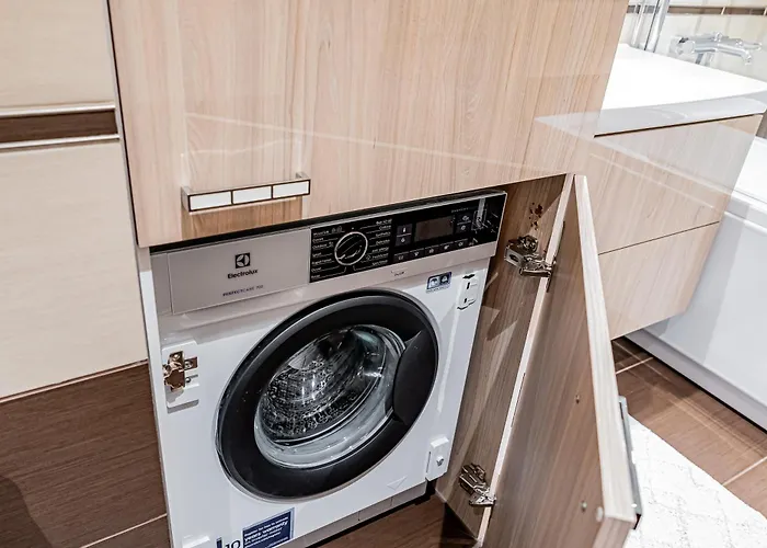 Revalia Fahle Airport Bus-station With Views Appartamento *