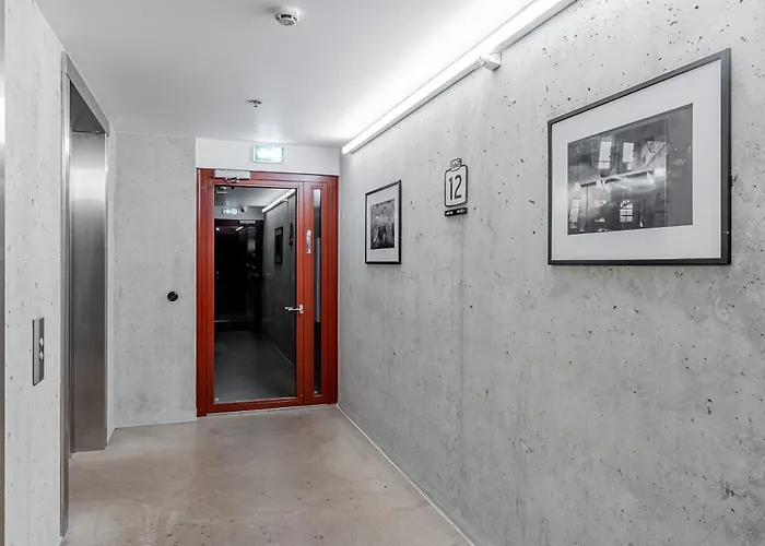 Revalia Fahle Airport Bus-station With Views *