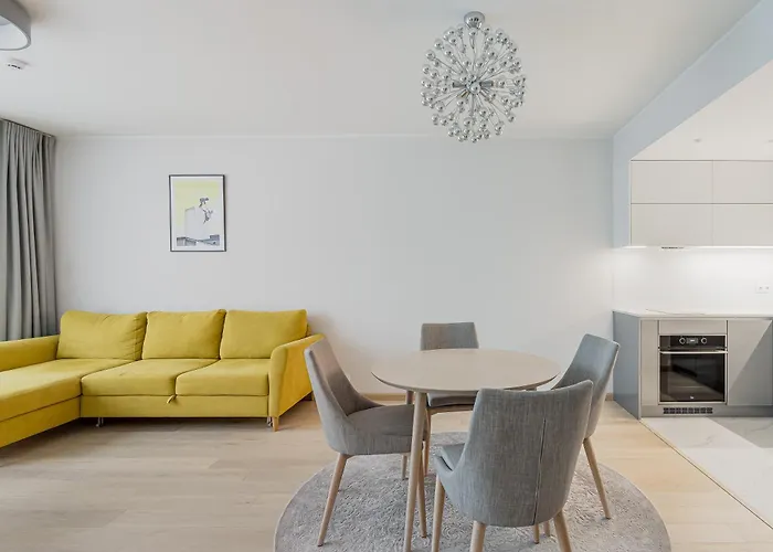 Revalia Fahle Airport Bus-station With Views Apartamento