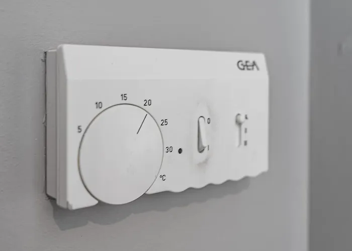 Revalia Fahle Airport Bus-station With Views *