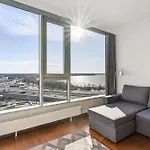 Revalia Fahle Airport Bus-station With Views Apartamento
