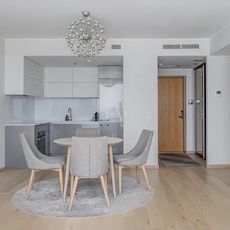 Revalia Fahle Airport Bus-station With Views Apartment *