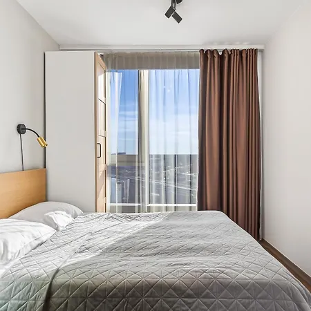 Apartamento Revalia Fahle Airport Bus-station With Views *