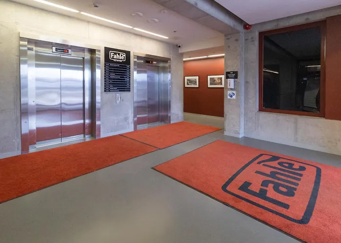 Revalia Fahle Airport Bus-station With Views Apartamento