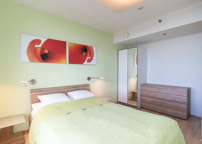 Revalia Fahle Airport Bus-station With Views * Talin